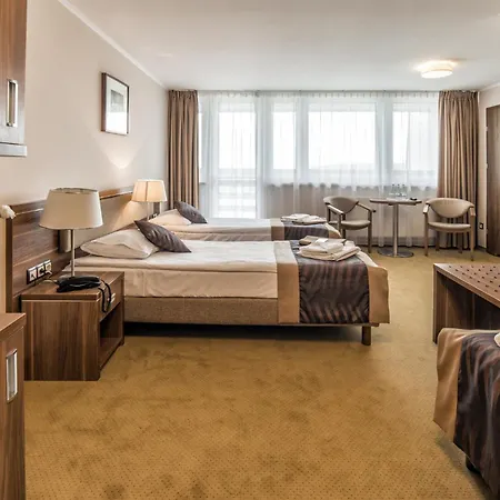 Hotel & 3*