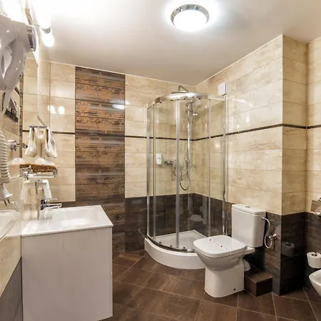 Hotel &