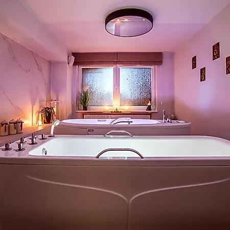 & فندق 3*