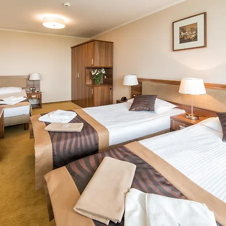 & Hotel 3*